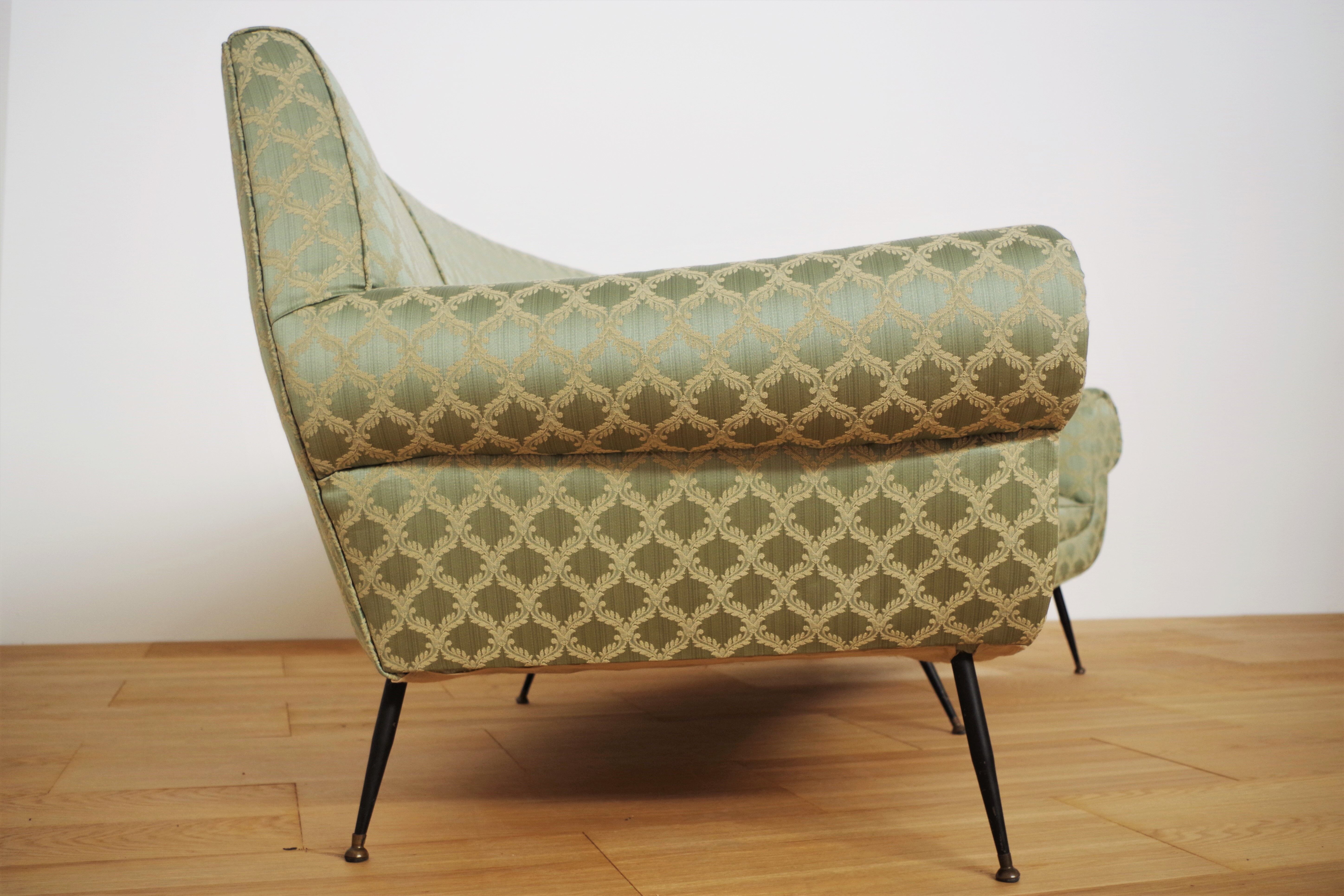 Curved silk sofa by Gigi Radice, 1950