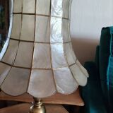 Large pagoda table lamp to place mother-of-pearl capiz brass base