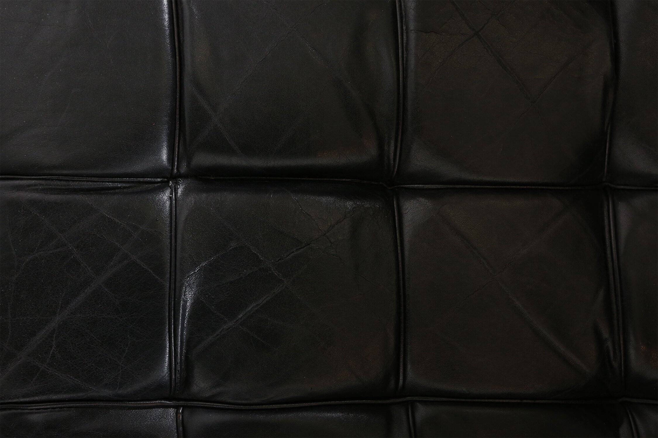 Canapé en cuir noir Kubus modèle "8020" par Josef Hoffmann pour Wittmann, Austr