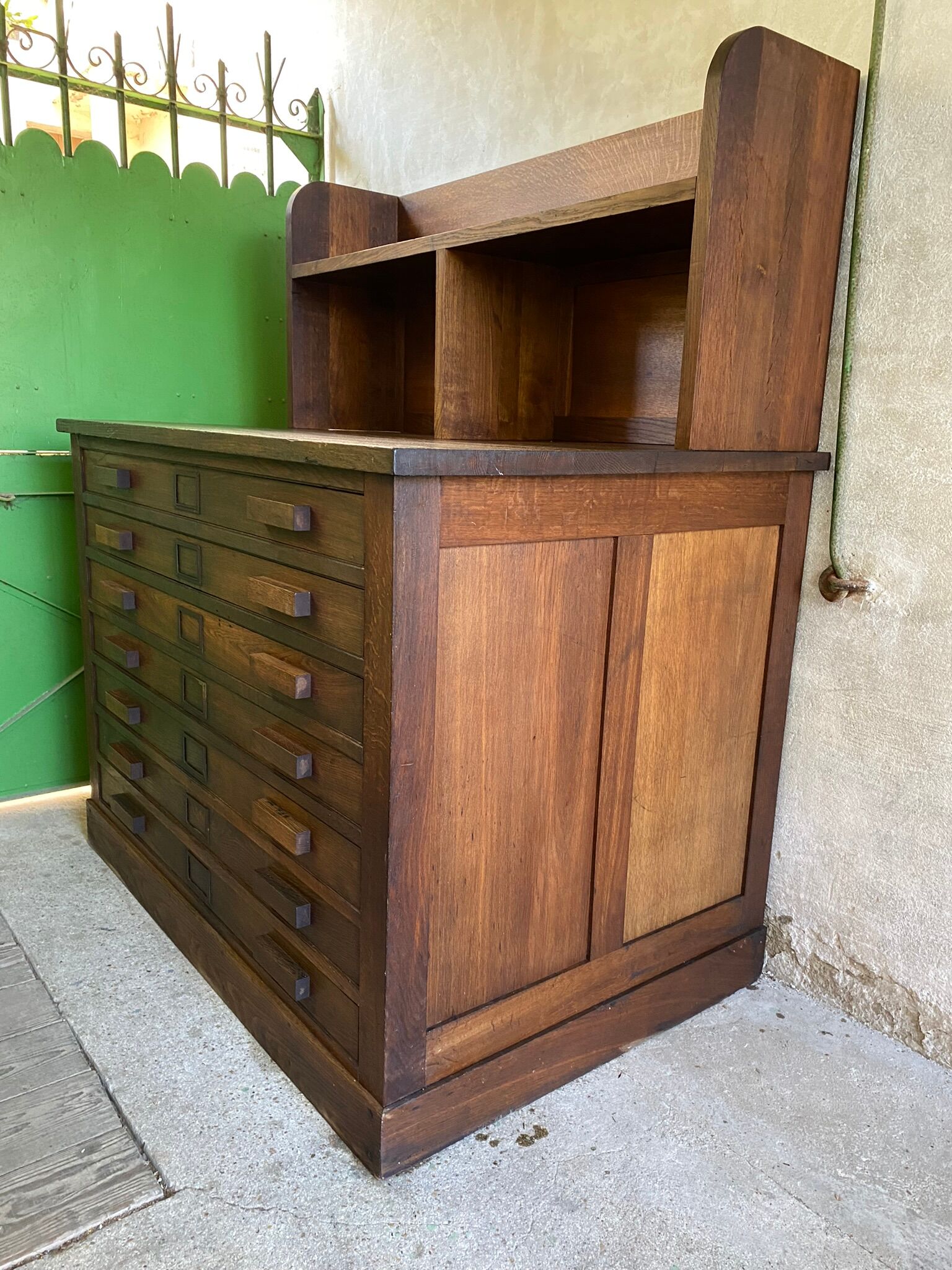 Craft furniture with vintage architect plans in solid oak