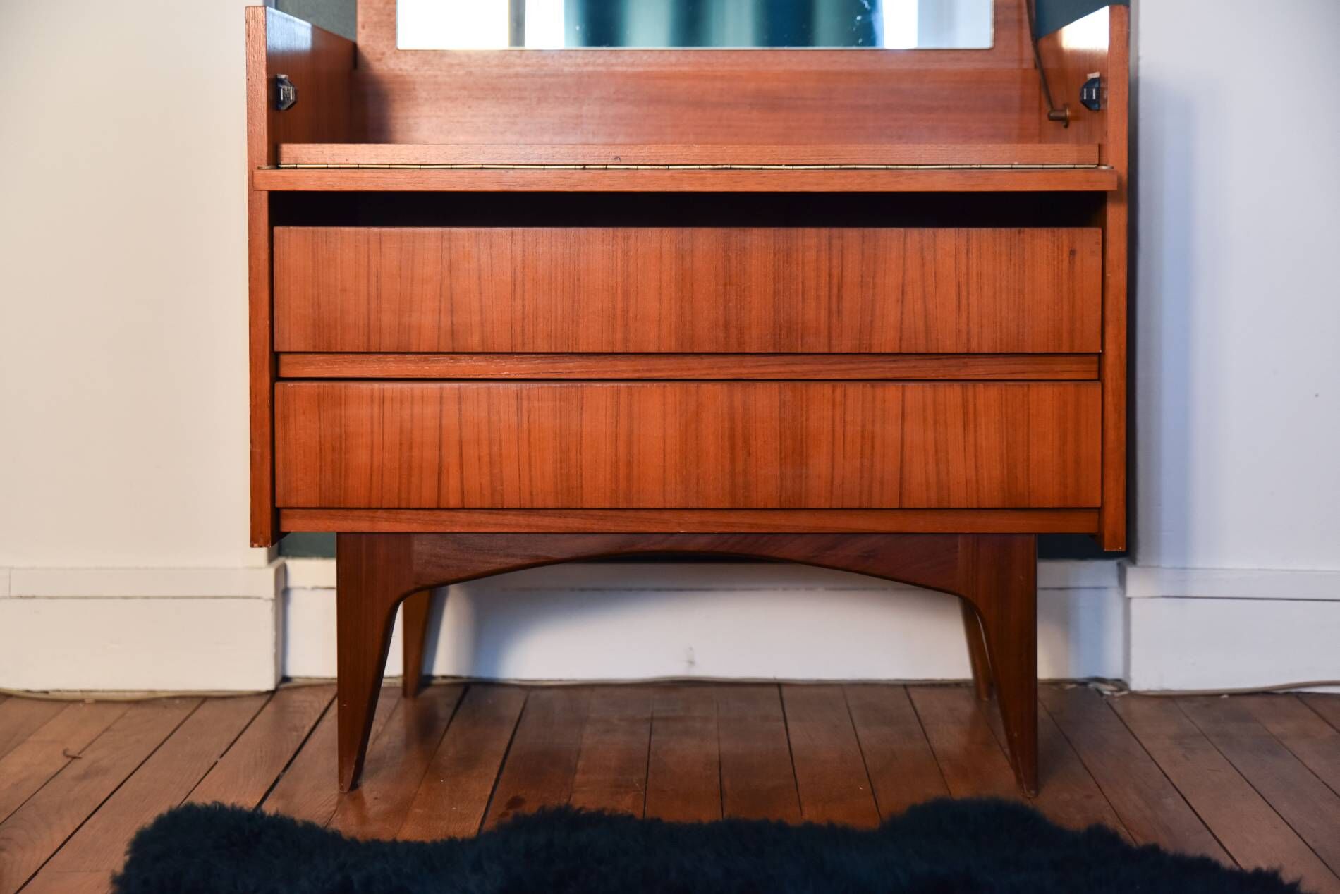 Scandinavian hairdresser 60s teak