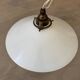 Suspension en verre opalin – vintage DeVOL