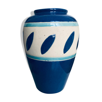 Vase en ceramique bleue