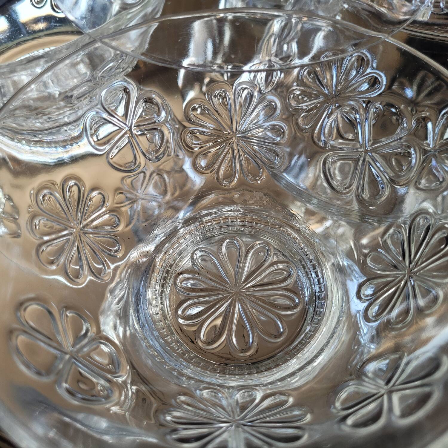 Set of 5 Moulded Glass Bowls with Floral Decoration – Circa 1970