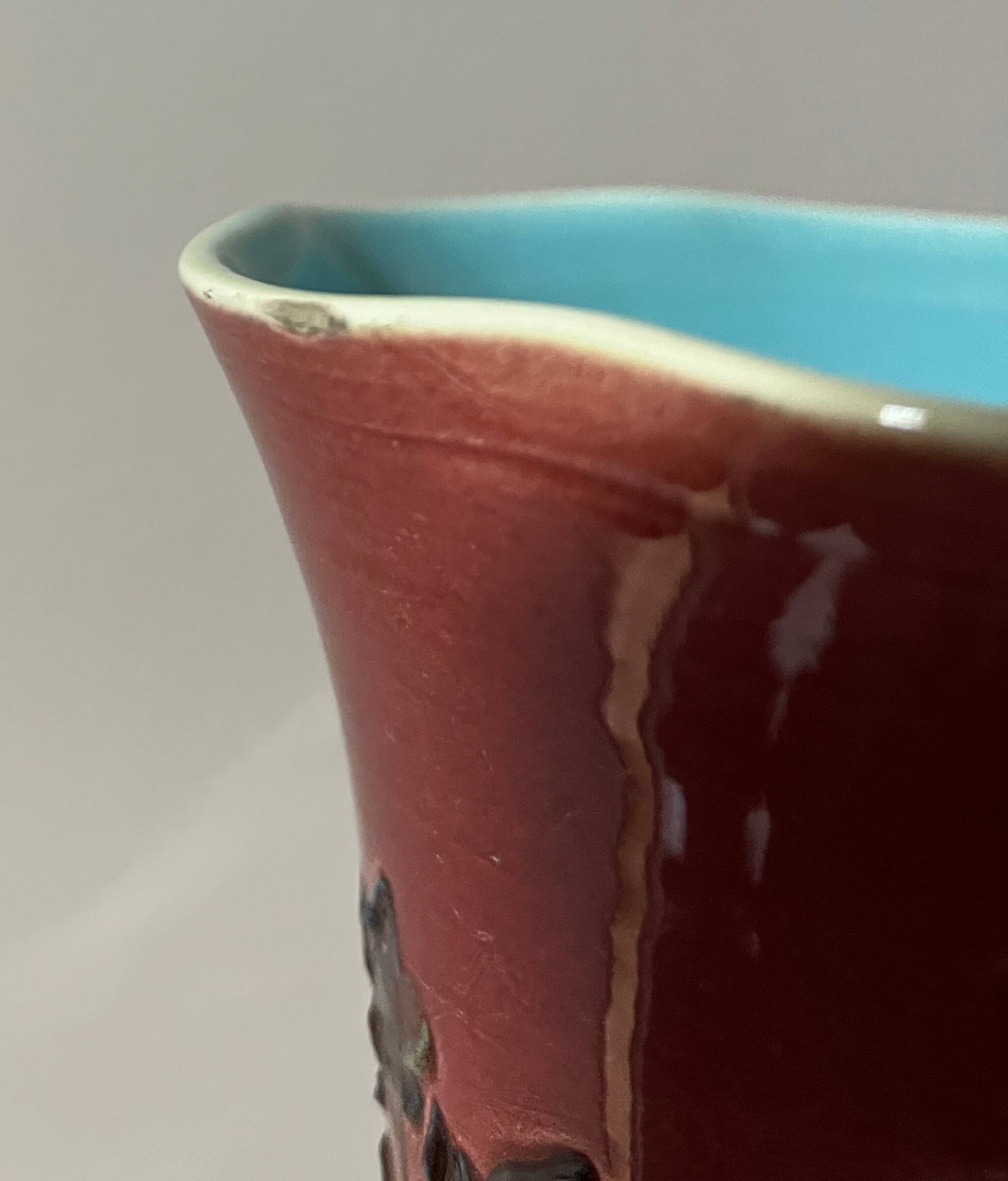 Sarreguemines vase (model 9848) floral patterns 1830