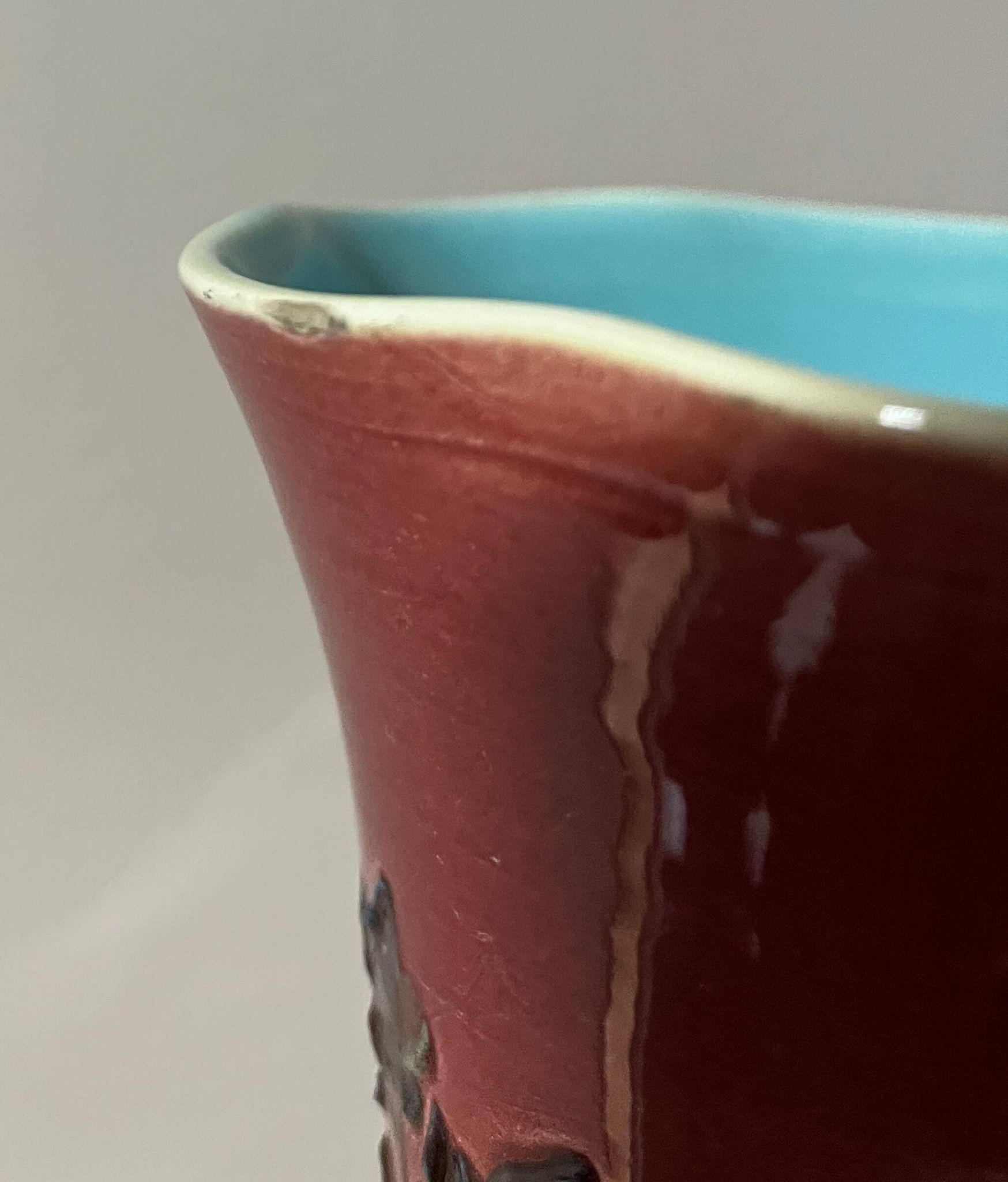 Sarreguemines vase (model 9848) floral patterns 1830