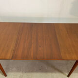 Scandinavian table with extensions