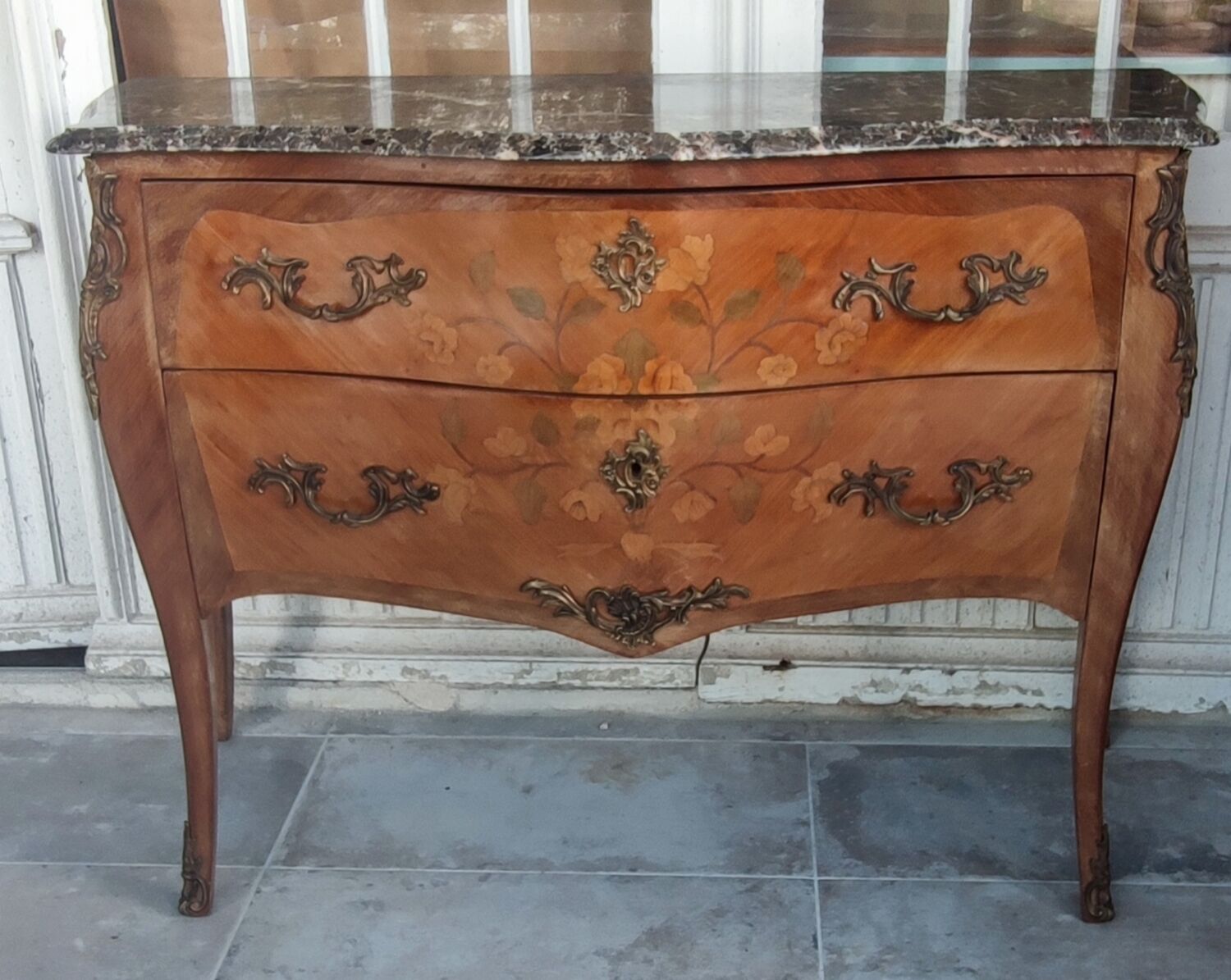 Curved chest of drawers Louis XV style