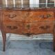Commode galbée style Louis XV