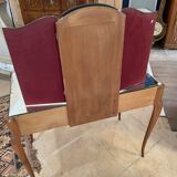 Coiffeuse recouverte en verre