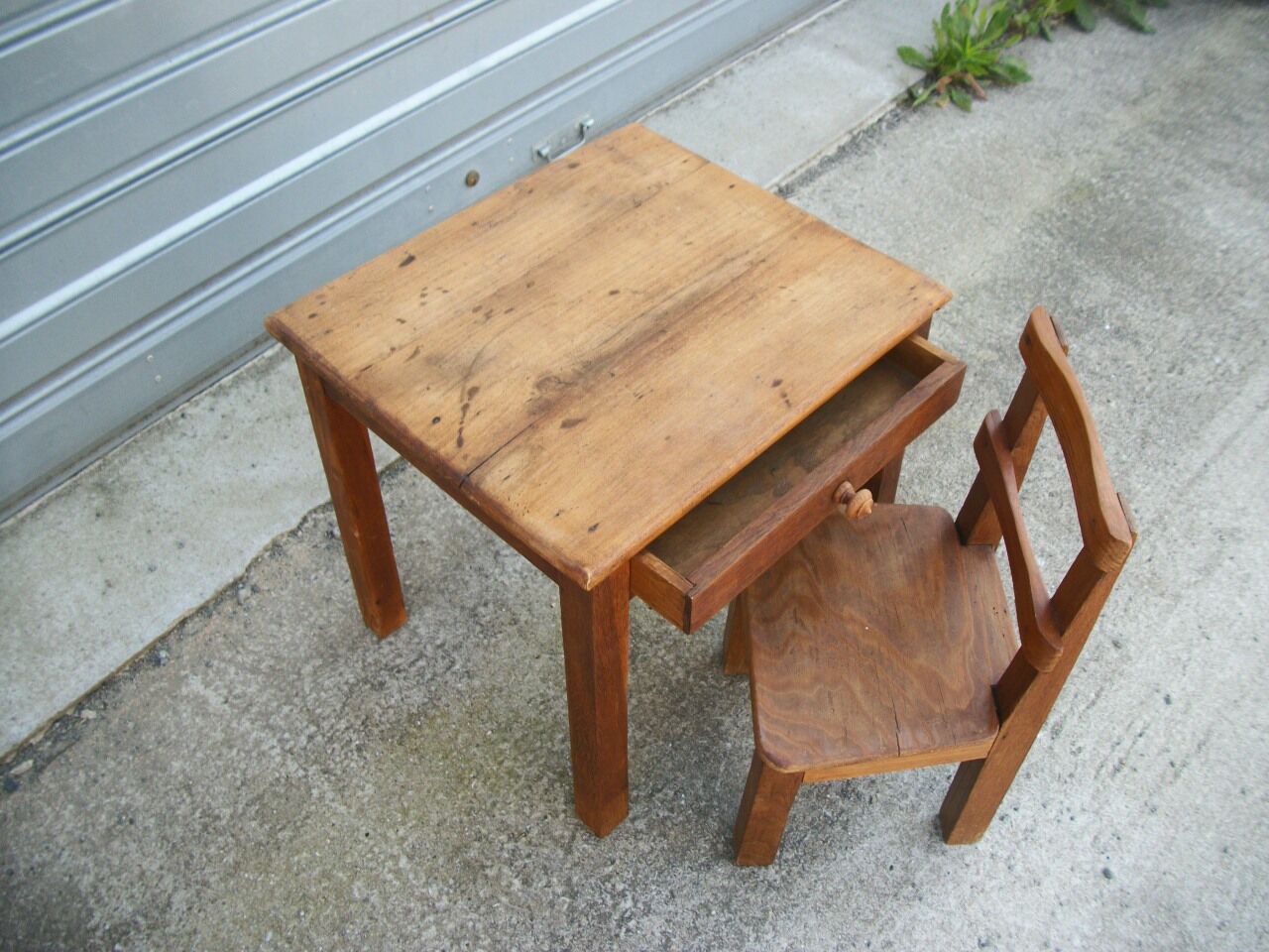 Children's desk and chair