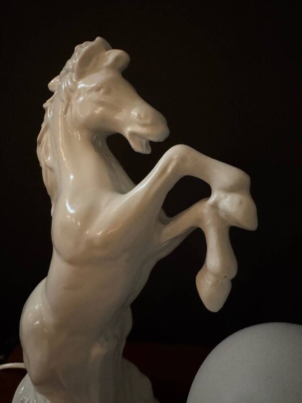 Lampe cheval blanc années 70