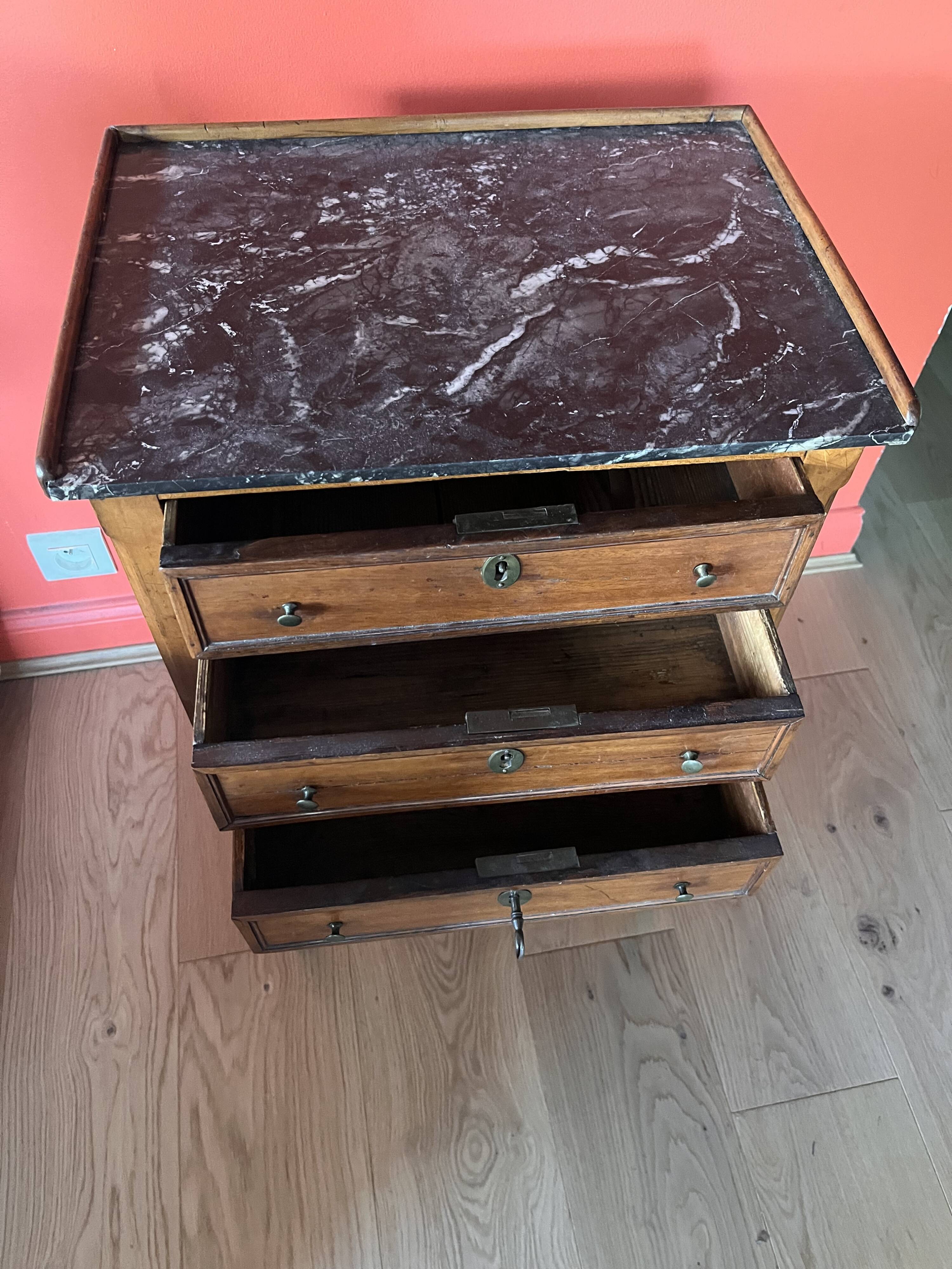 Small chest of drawers in Louis XVI style