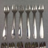 Christofle Atlas - 12 silver-plated oyster forks in very good condition.