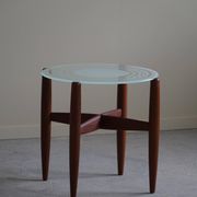 Table d'appoint en teck et verre, design danois milieu du siècle, fabriquée dans les années 1960