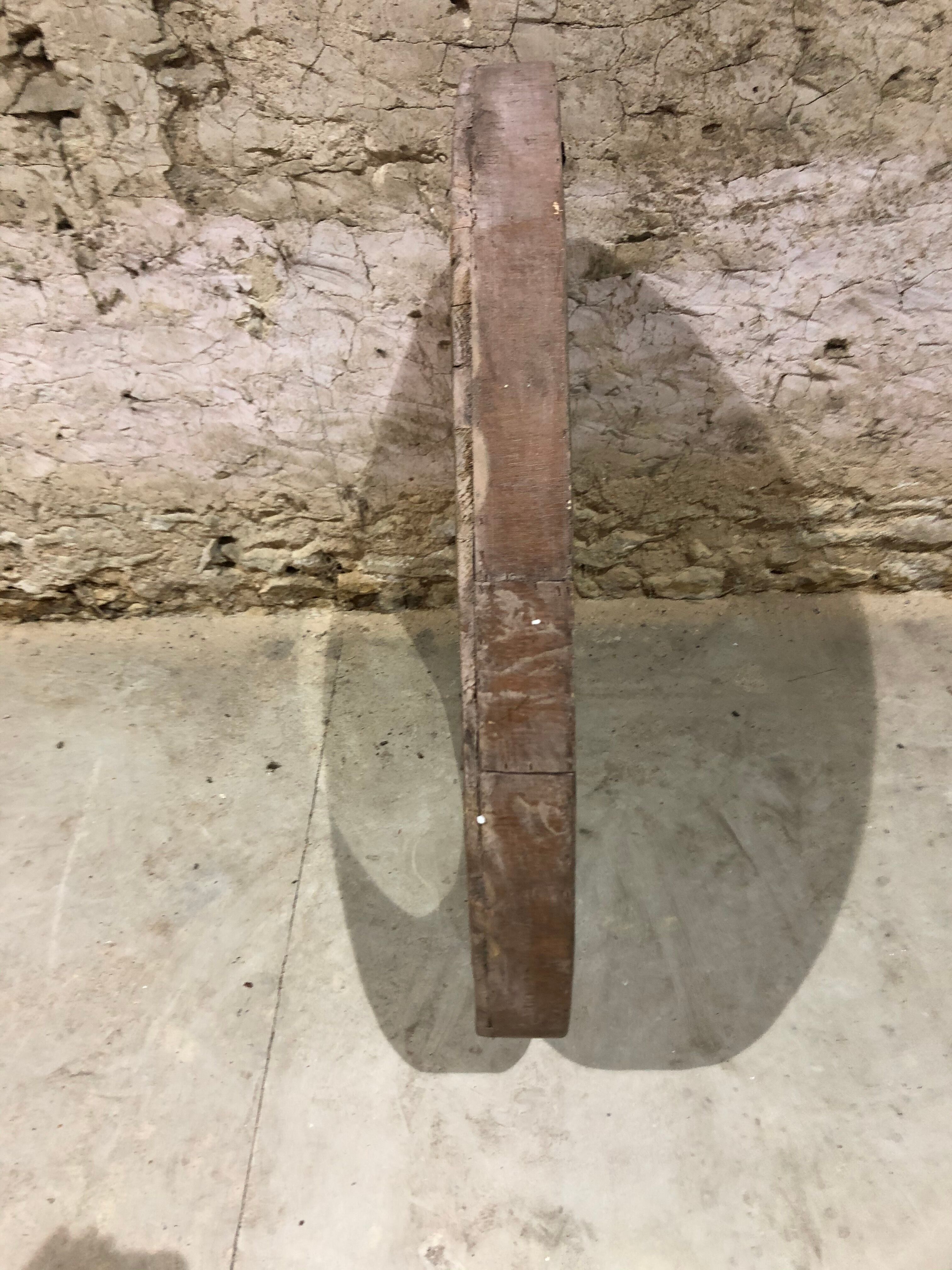 Oval mirror in old wood 71x80cm