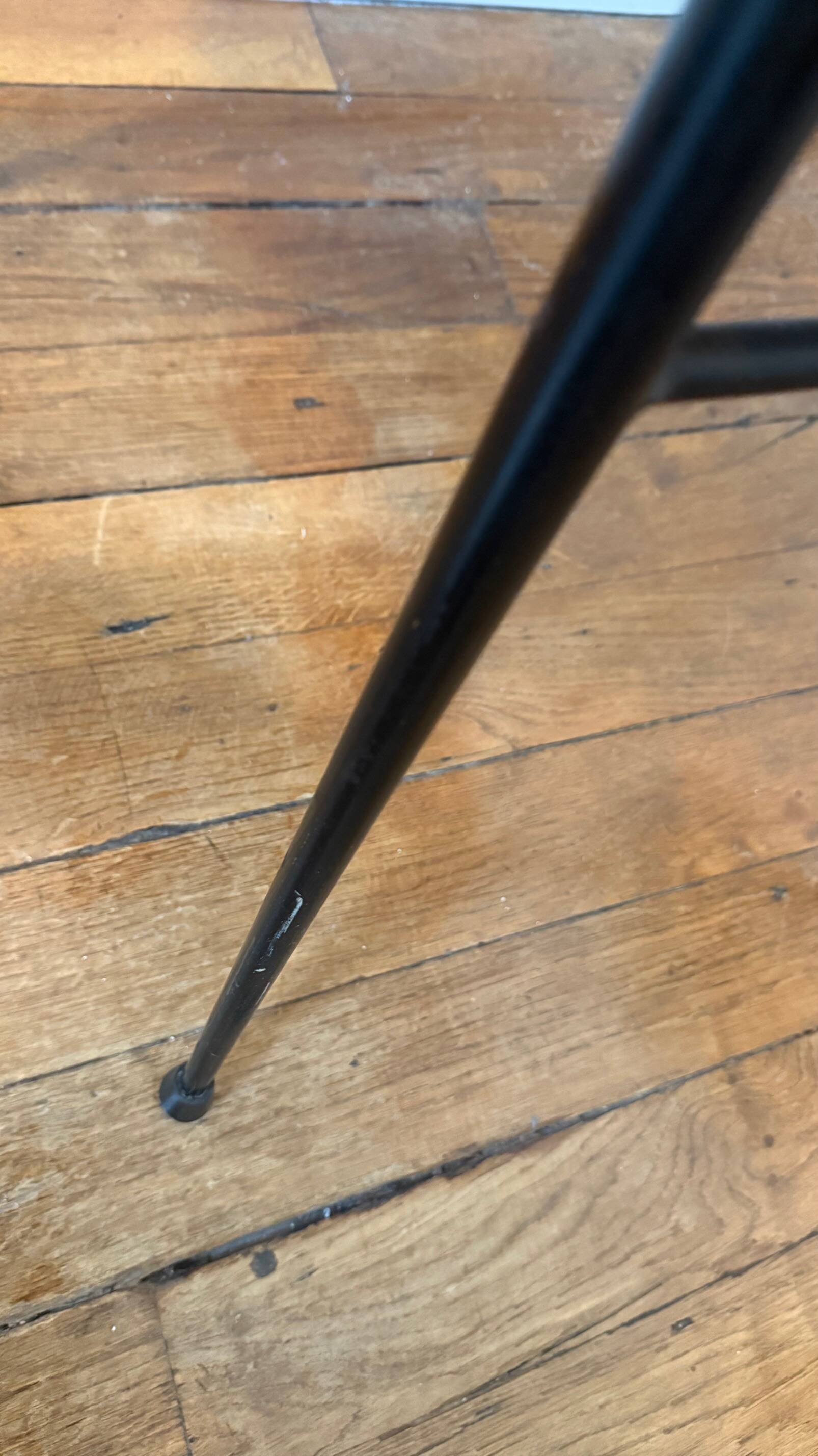 Set of 4 iron chairs