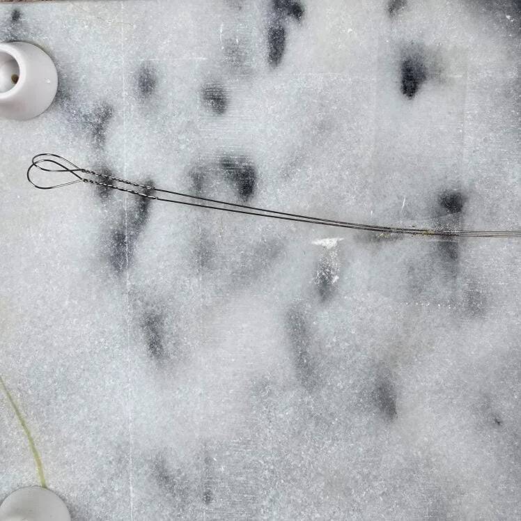 Marble foie gras cutter with cutting wire, like new condition.