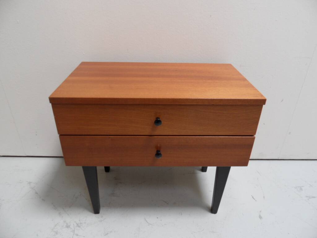 Mid century chest of drawers