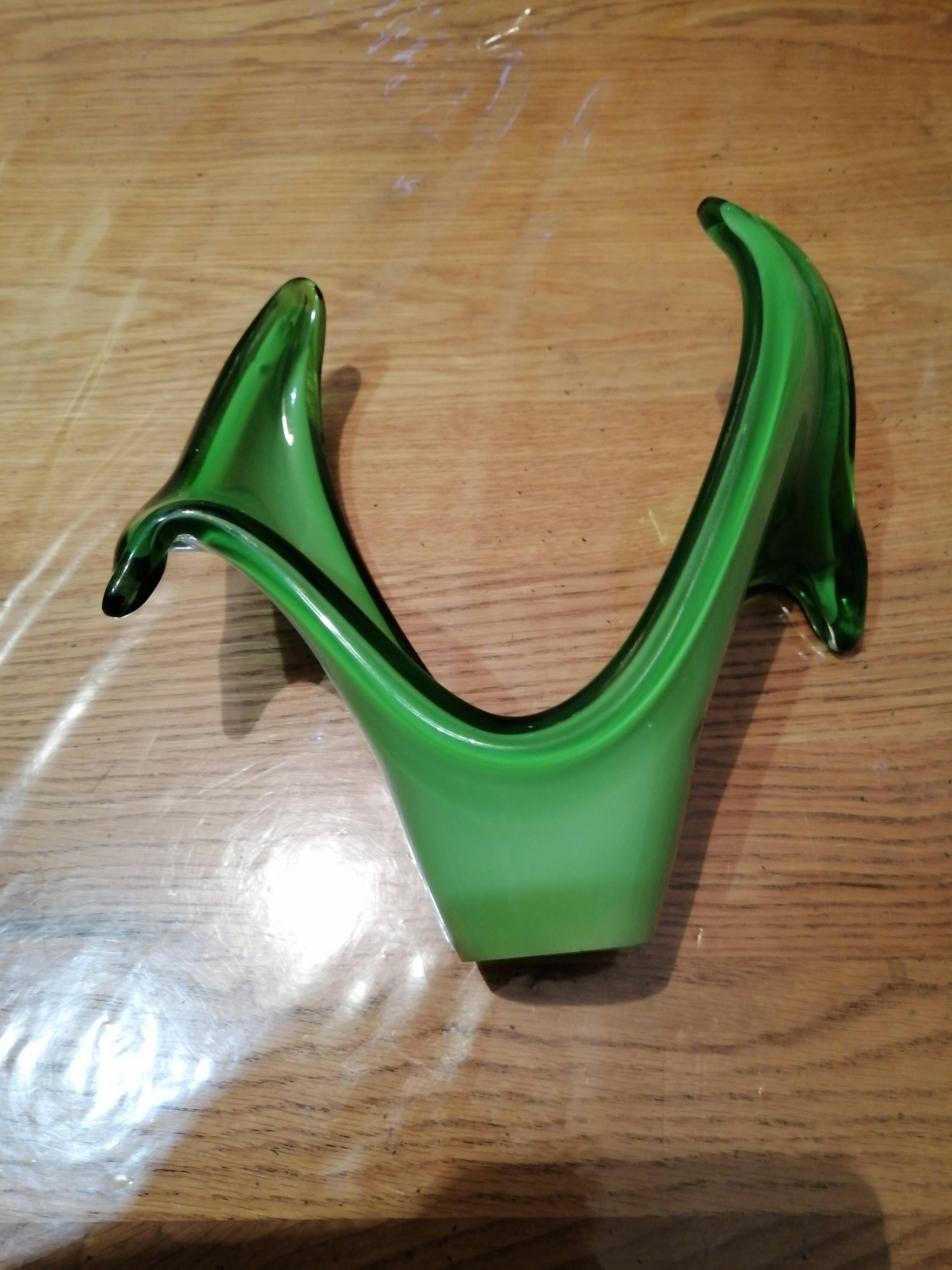 centerpiece pocket in blown glass