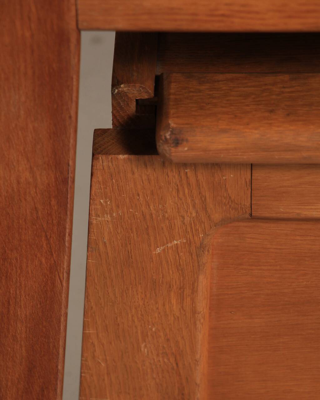 Oak bed with 3 Saint-Sabin chests 1950