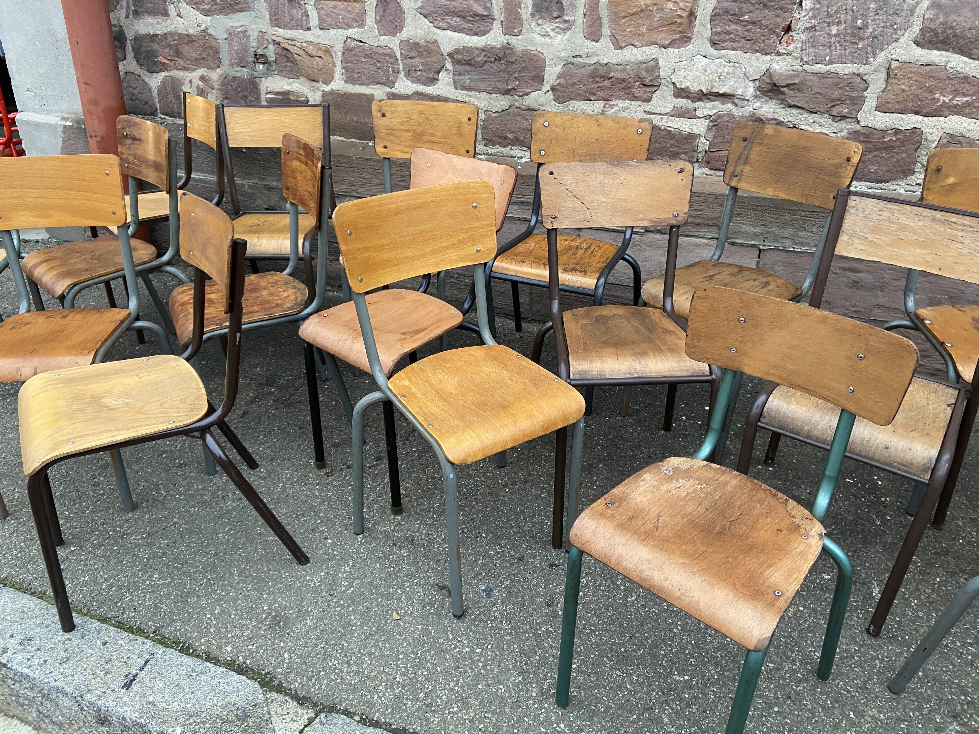 20 chaises industrielles école dépareillées vintage MULLCA tube & bois