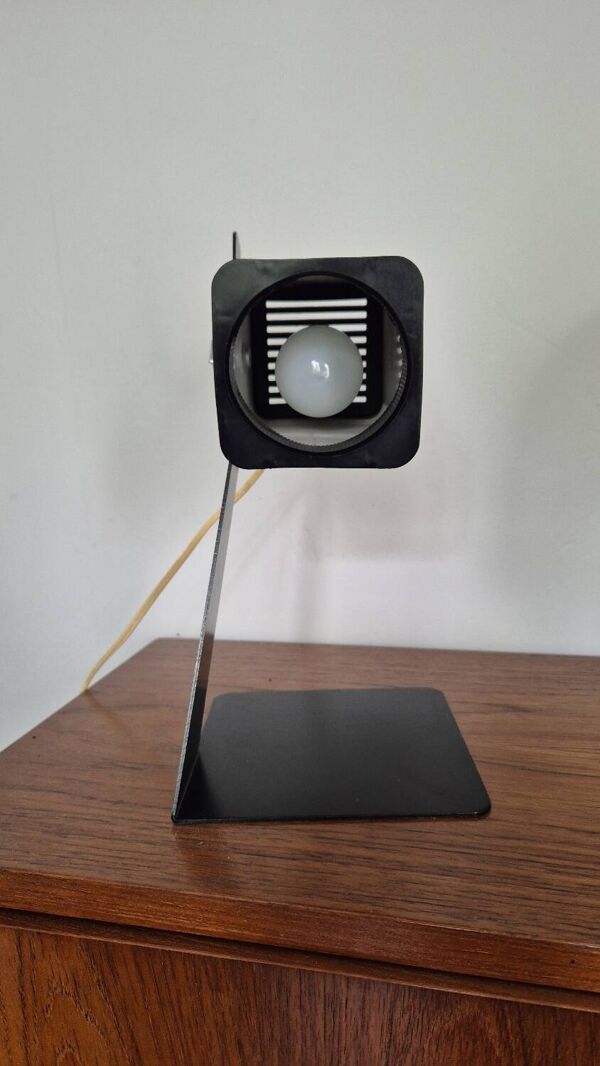 Lampe fase modèle spot