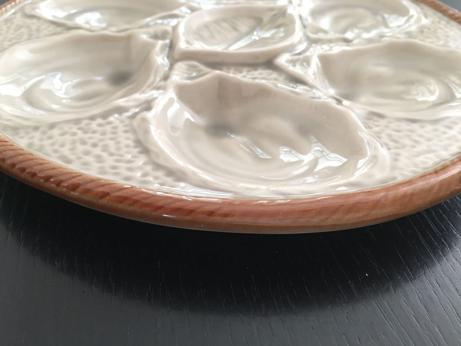 Lot de deux assiettes à huître