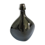 Vase bouteille grès émaillé noir par Roland Zobel