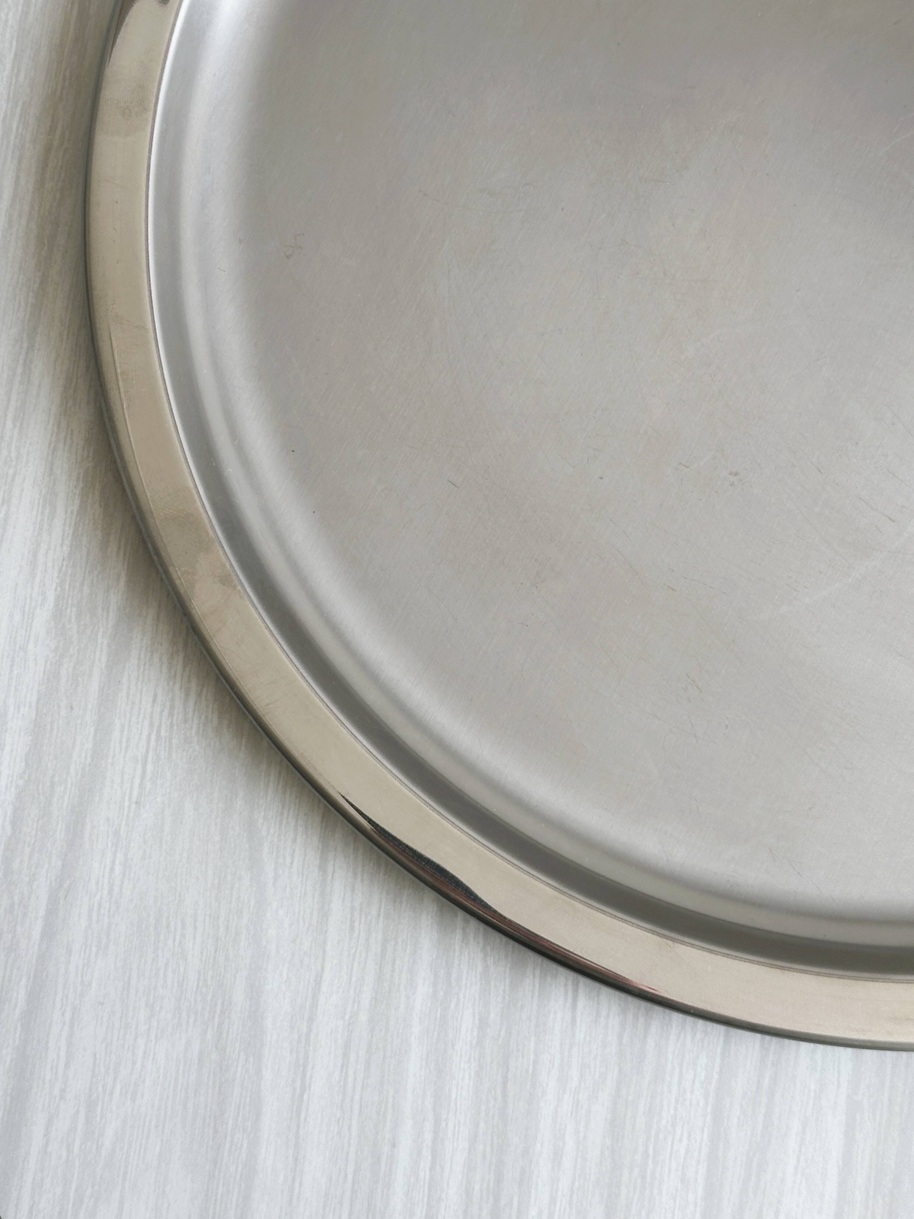 Round stainless steel tray