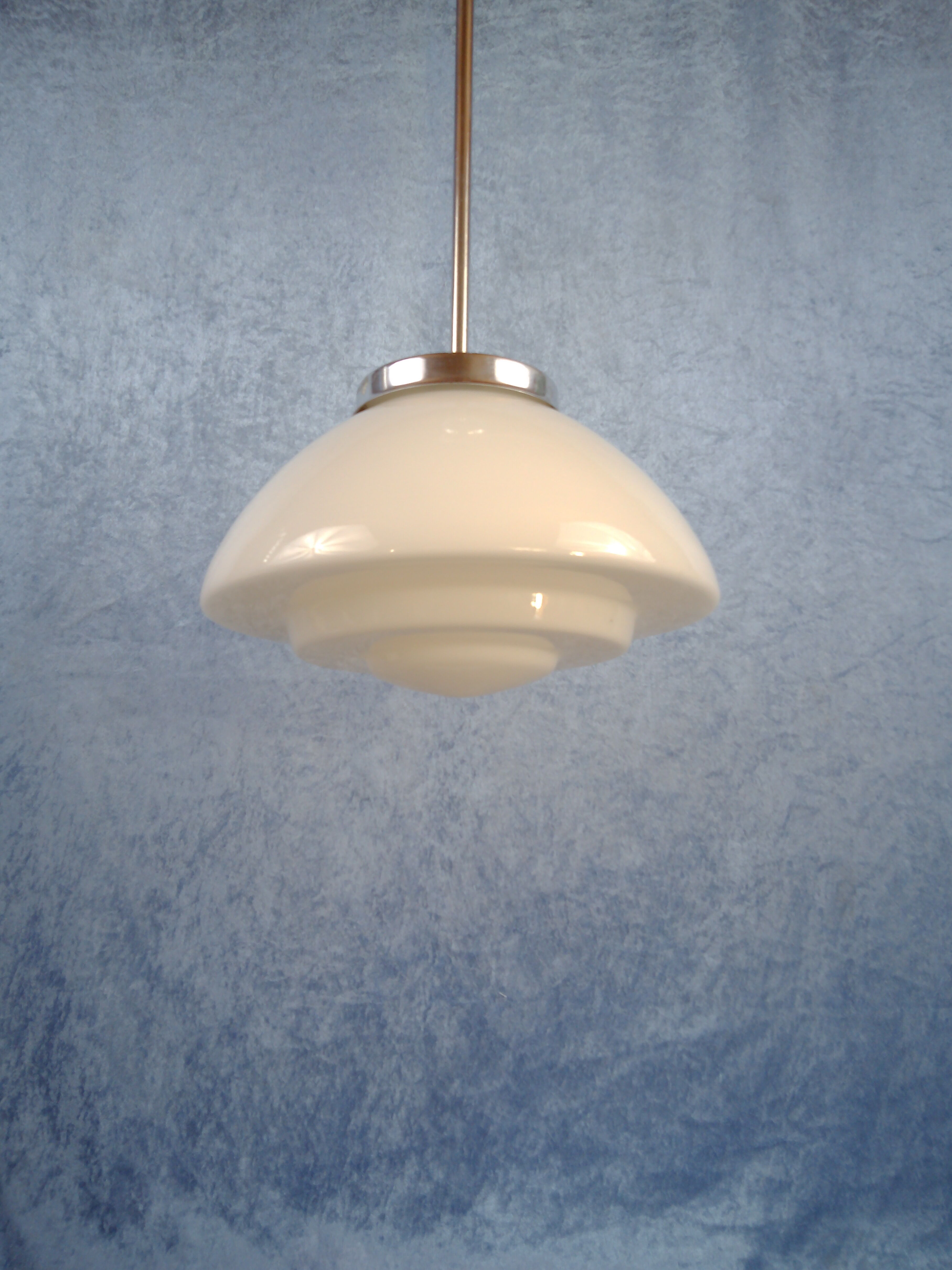 Art Deco opaline pendant with chromes suspension. 1930/40's