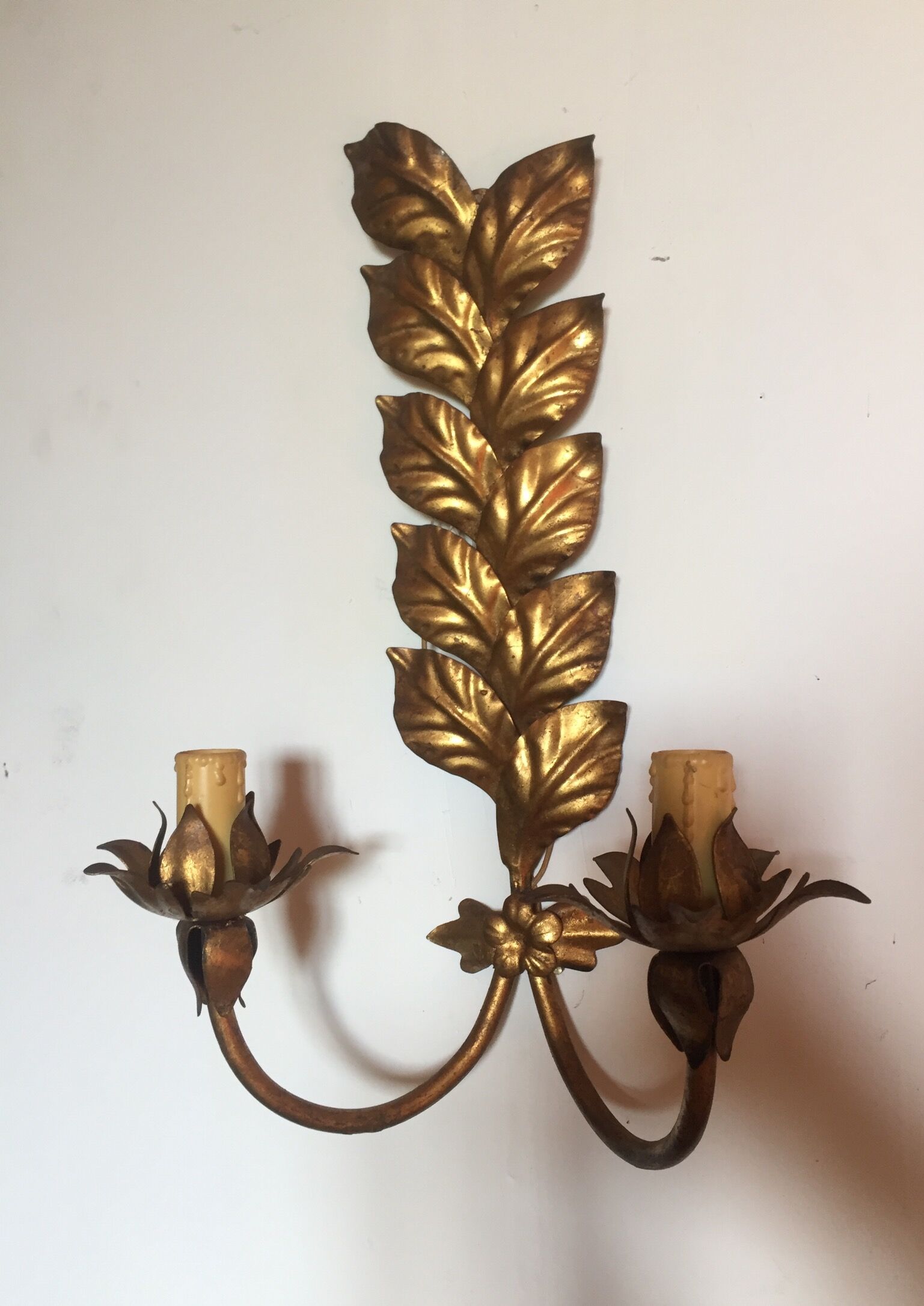 Wall lamp golden leaves