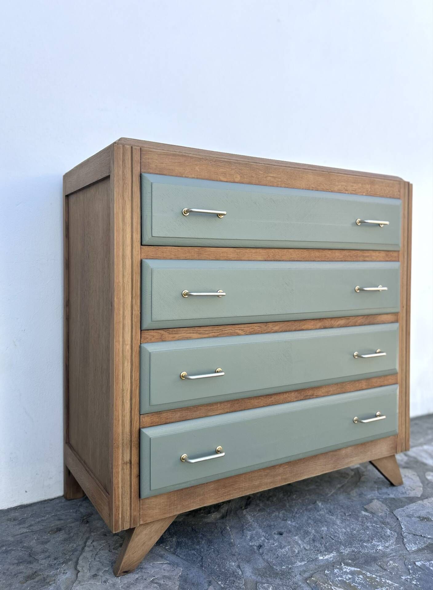 Vintage 1950s chest of drawers