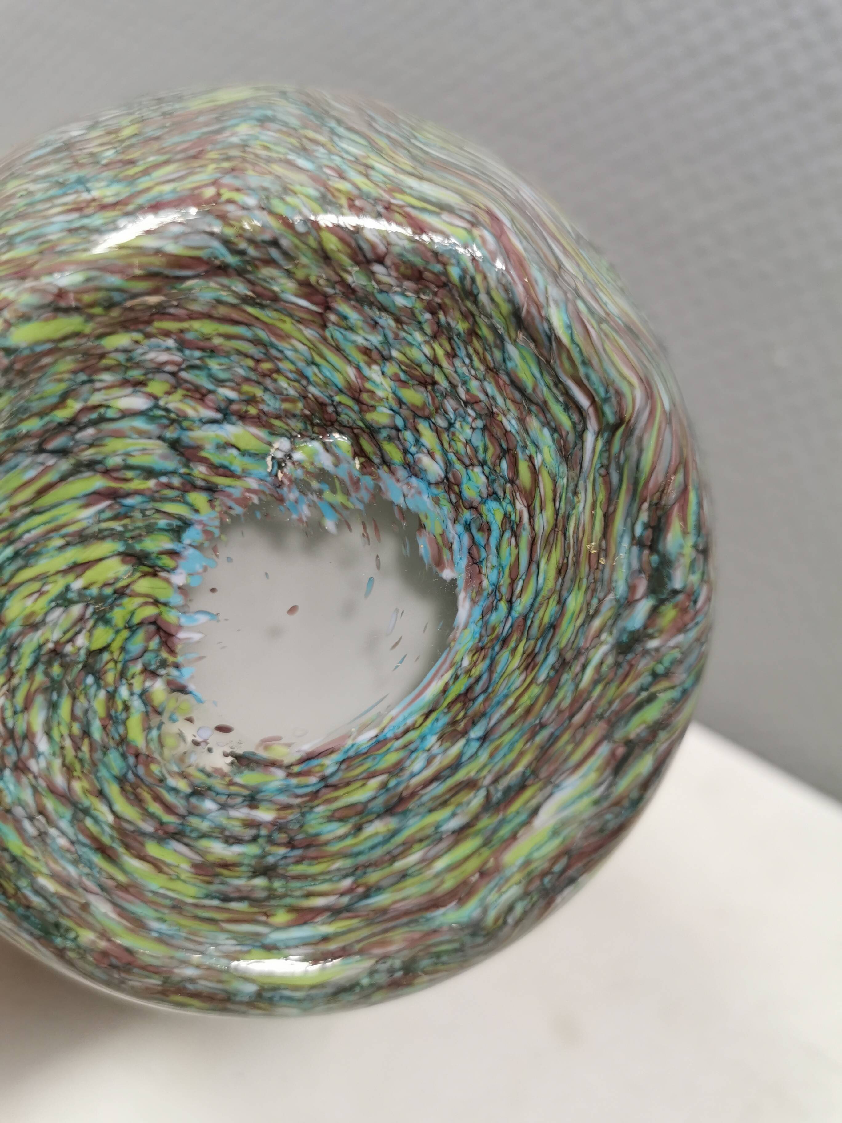 Vase magnifique en 3 couches de verre.