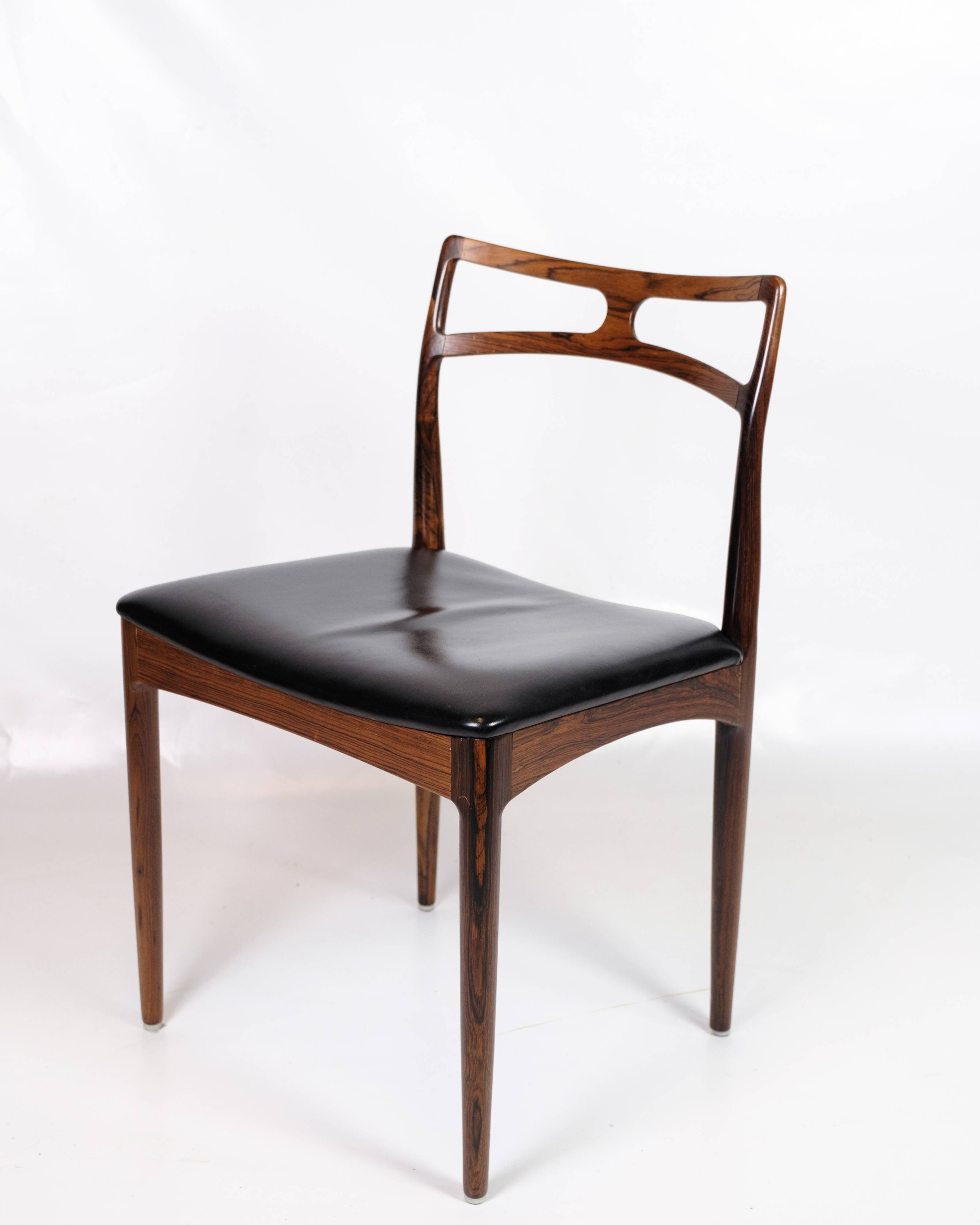 Set of 6 Dining Chairs Model 94 Made In Rosewood With Black Leather Seat By Johannes Andersen