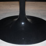 'Tulip' dining table by Eero Saarinen for Knoll Studio