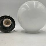 Opaline ball suspension
