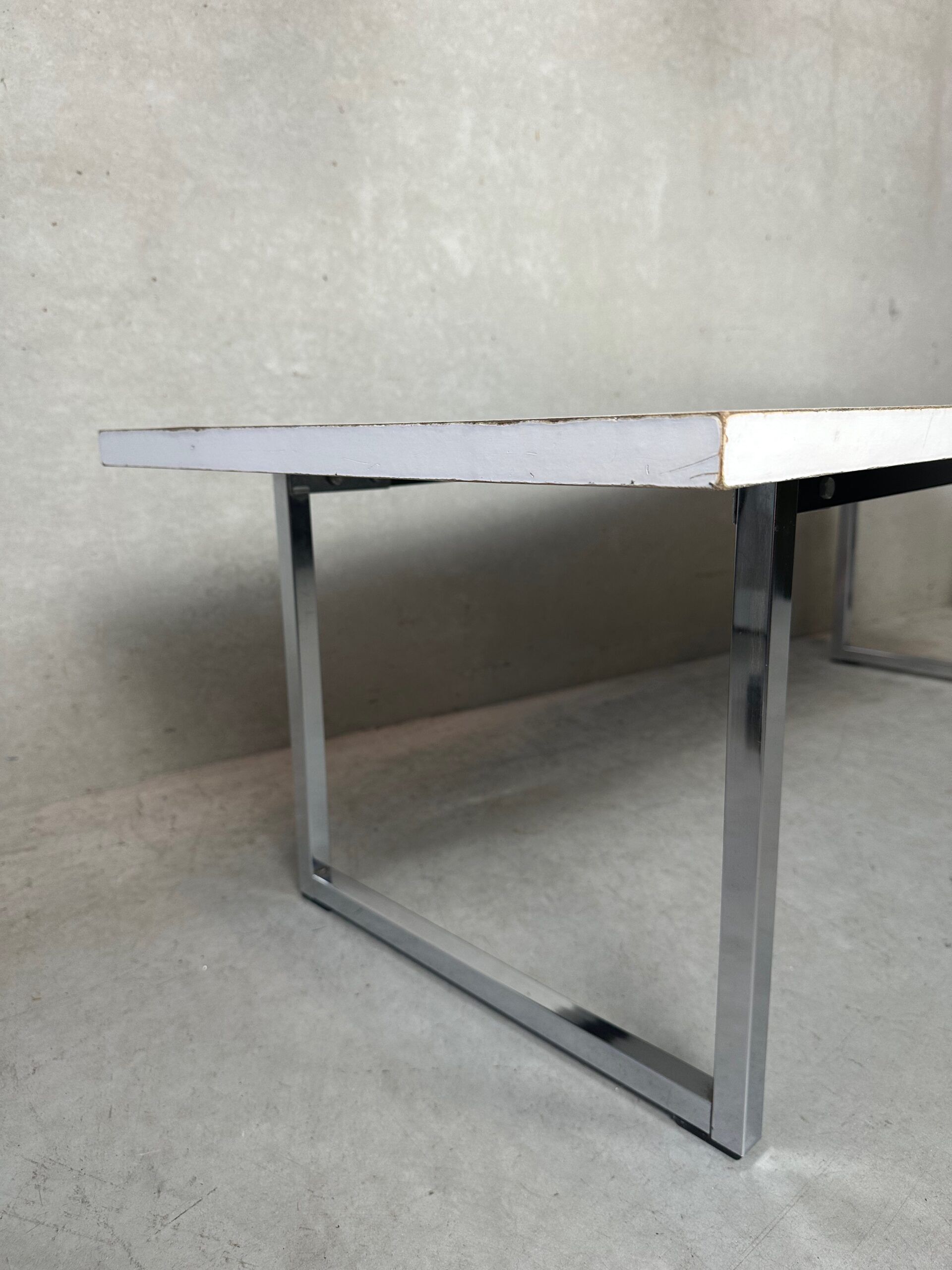 Table en formica vintage – étroite