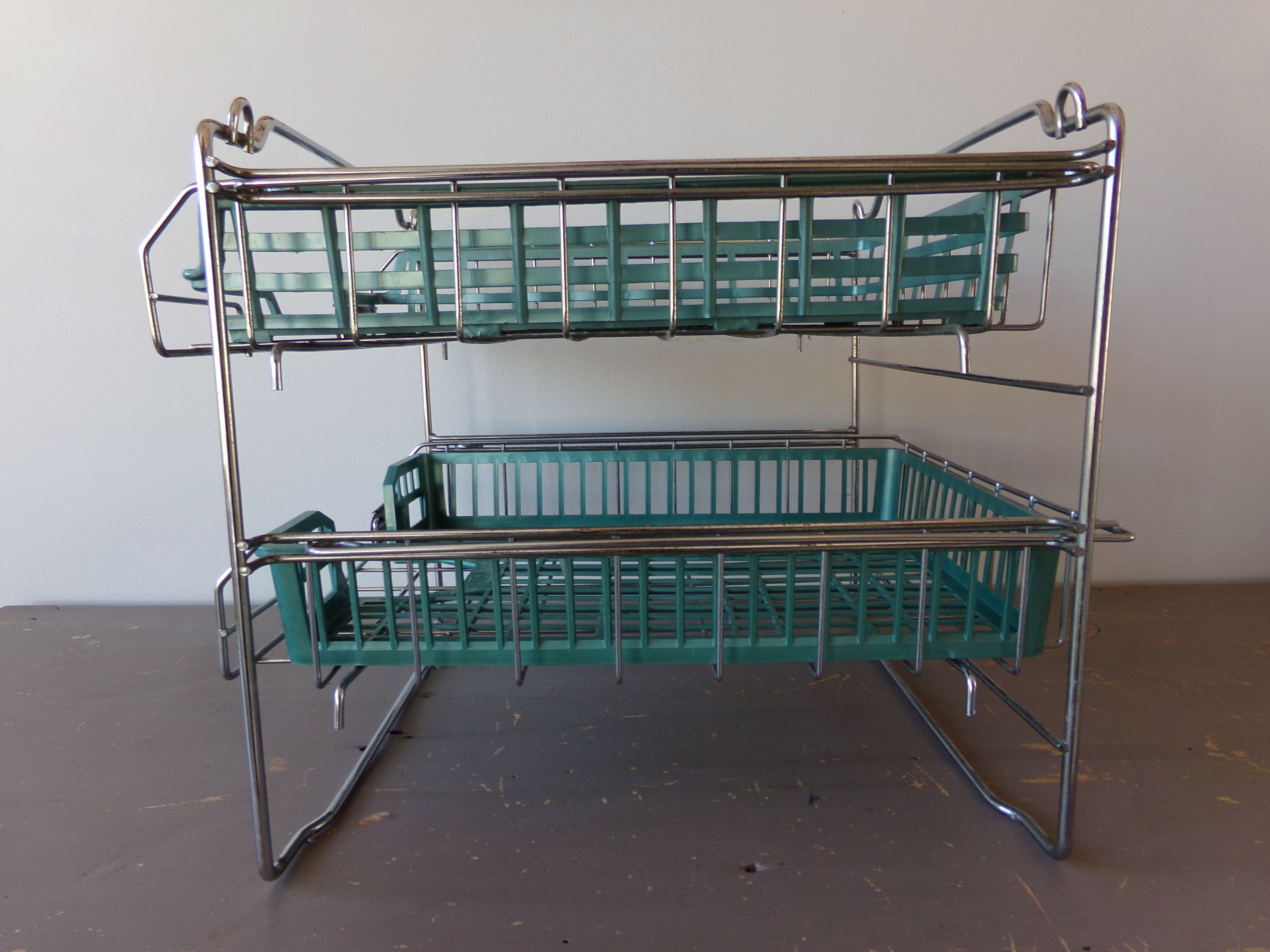 Banette of 2 metal mail baskets 70s