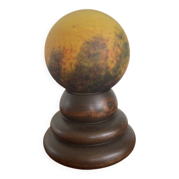 Yellow, round art deco table lamp. Art d'France