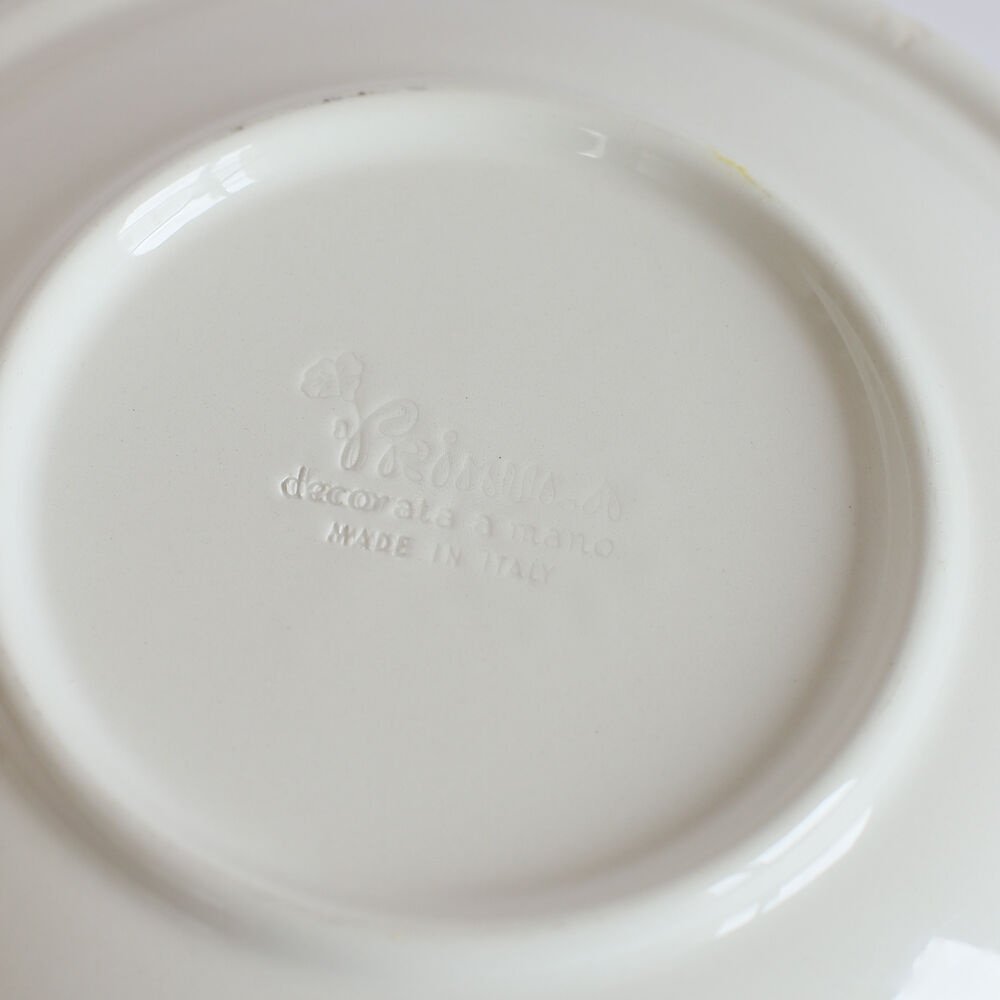Assiette mouchetée