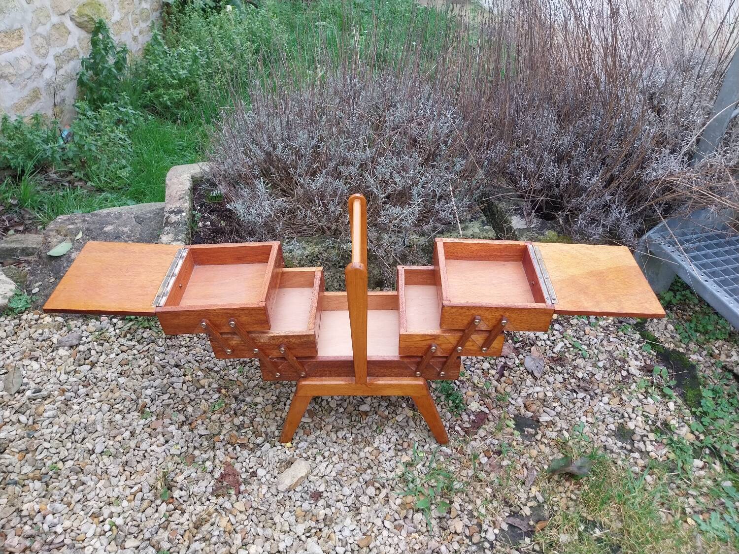 Compass feet sewing box