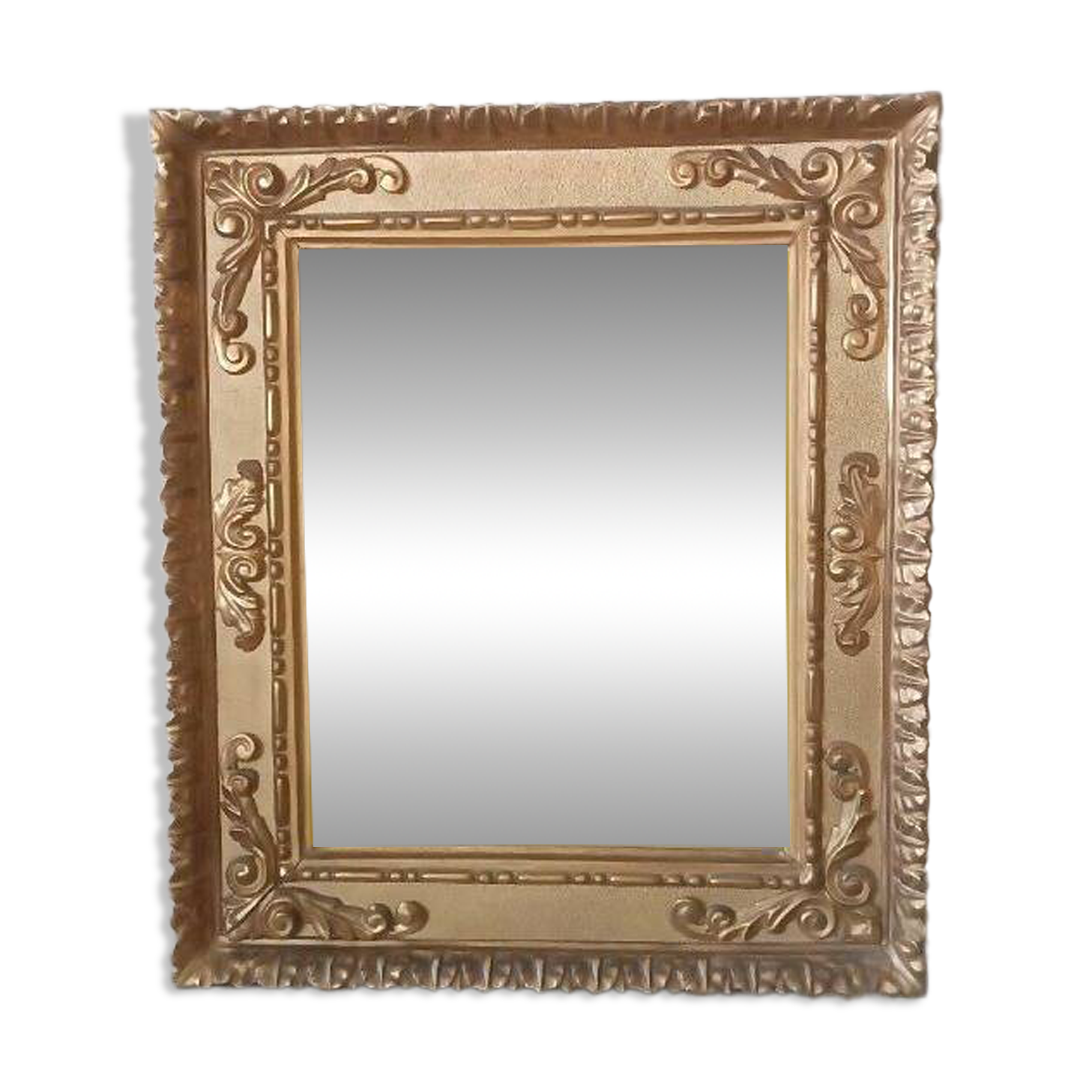 Miroir ancien en bois doré