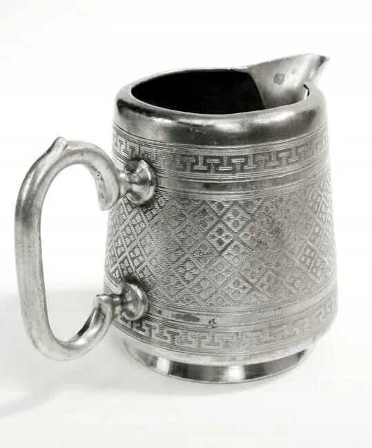 Giloszowany milk jug