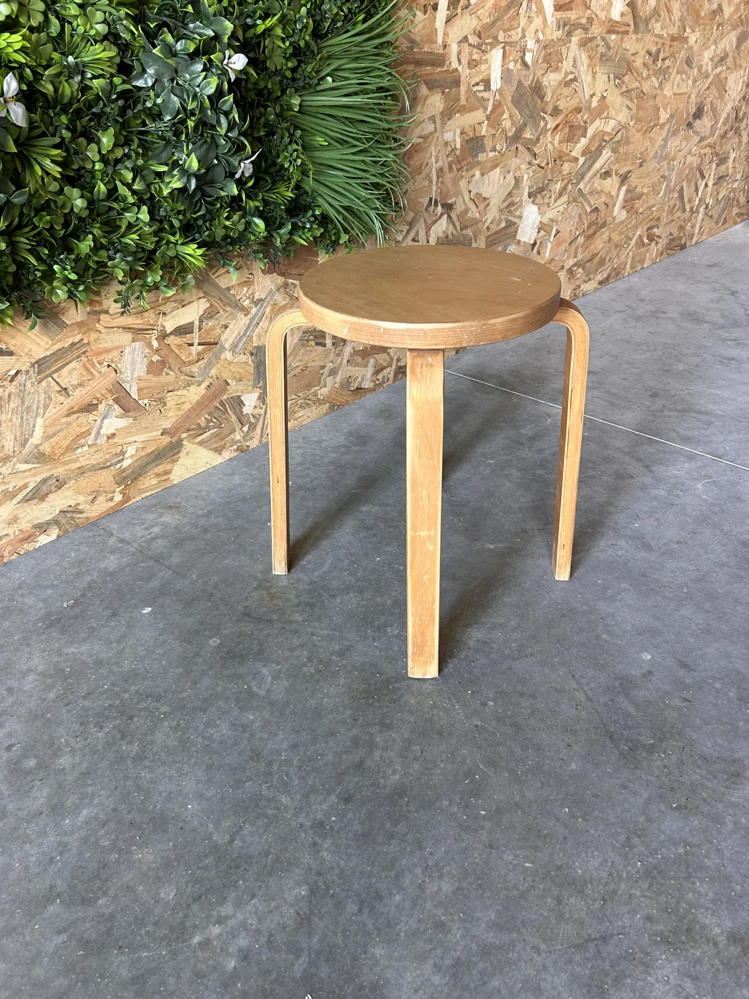 Alvar Aalto E60 stool Artek