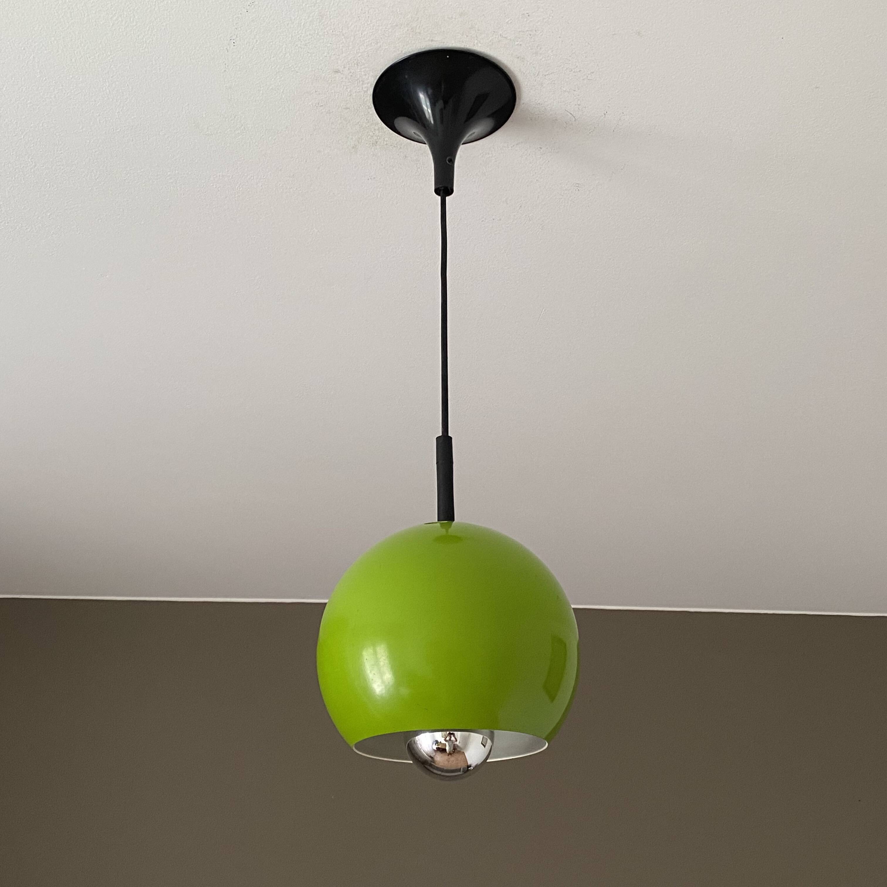 Paire de suspension eye ball par lita. 1970. vert.