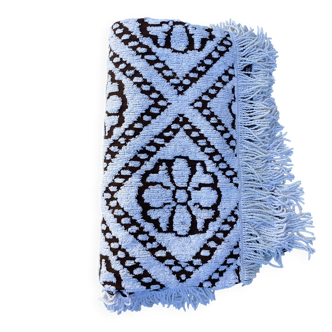 Bedspread with fringes