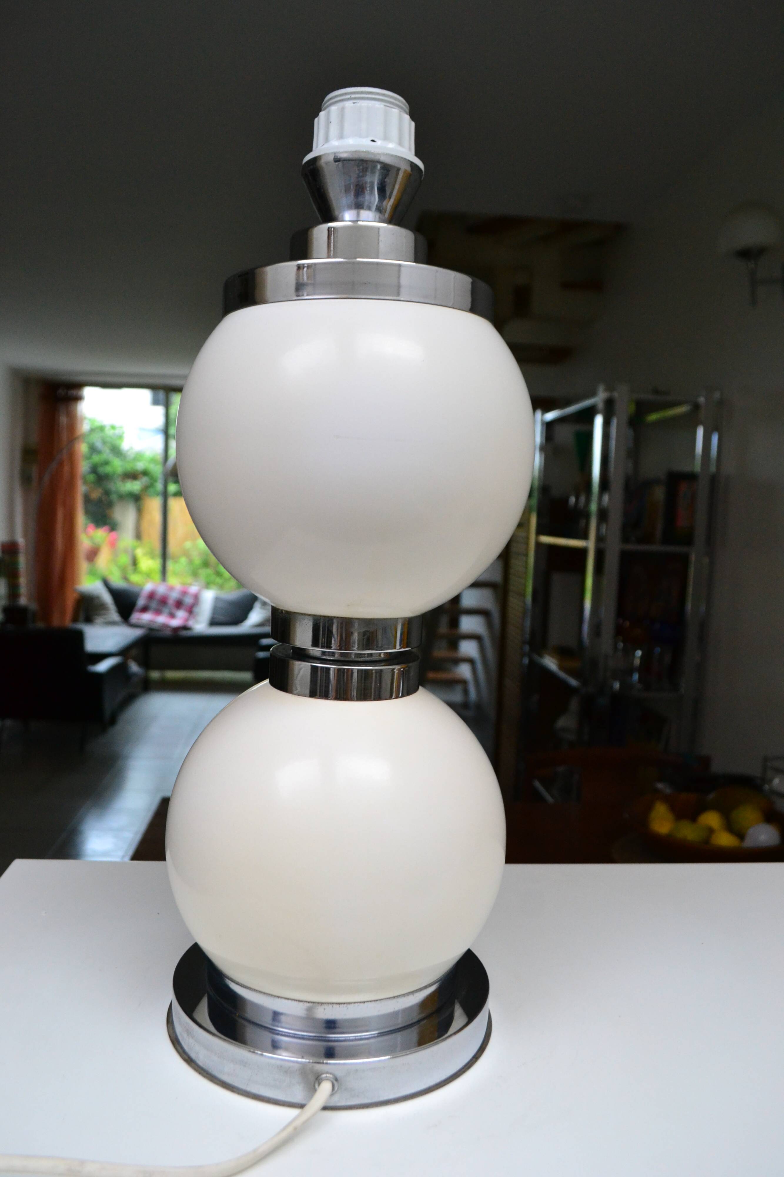 Delmas lamp base in white metal and chrome from the 70s