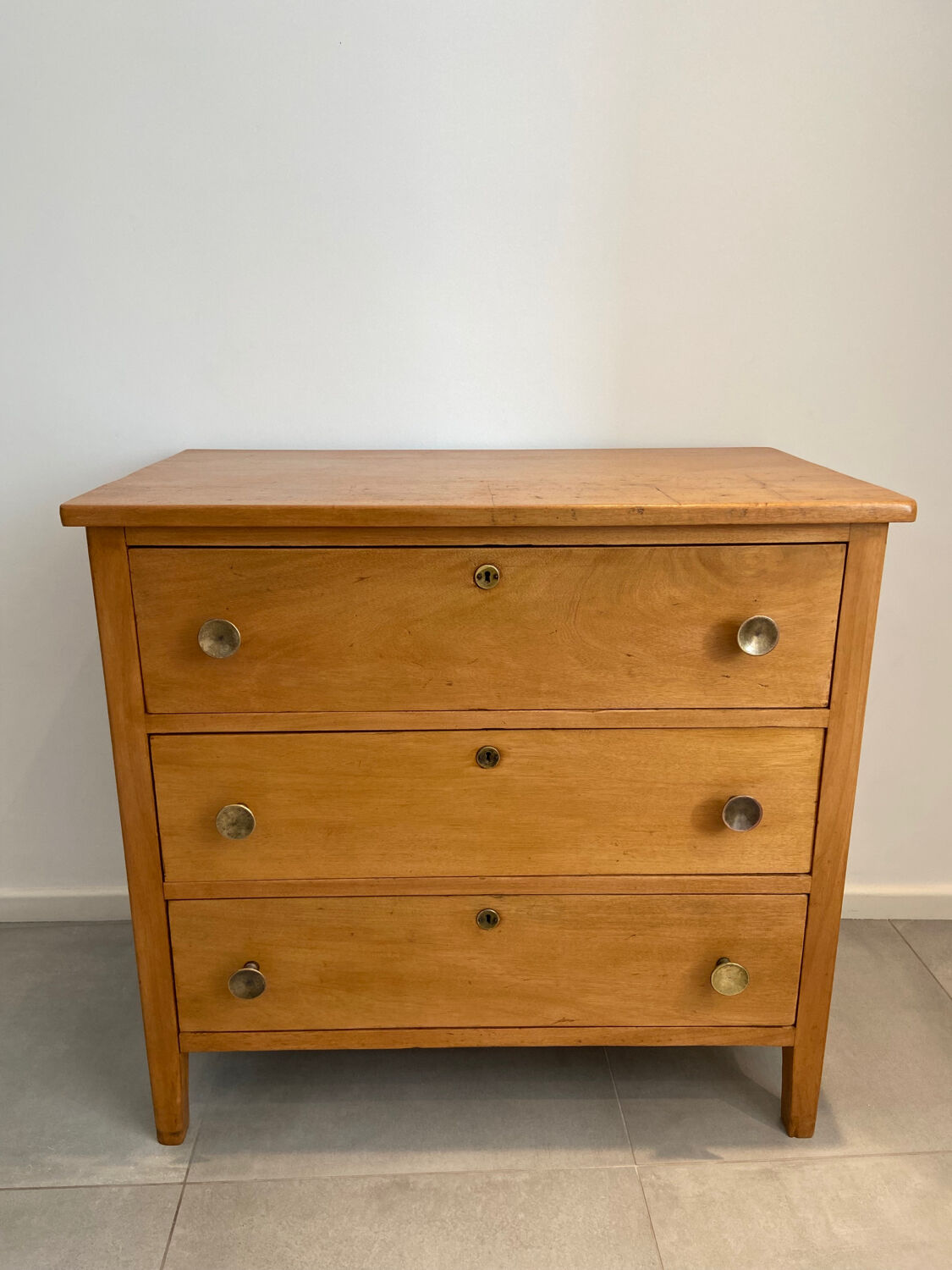 Antique chest of drawers