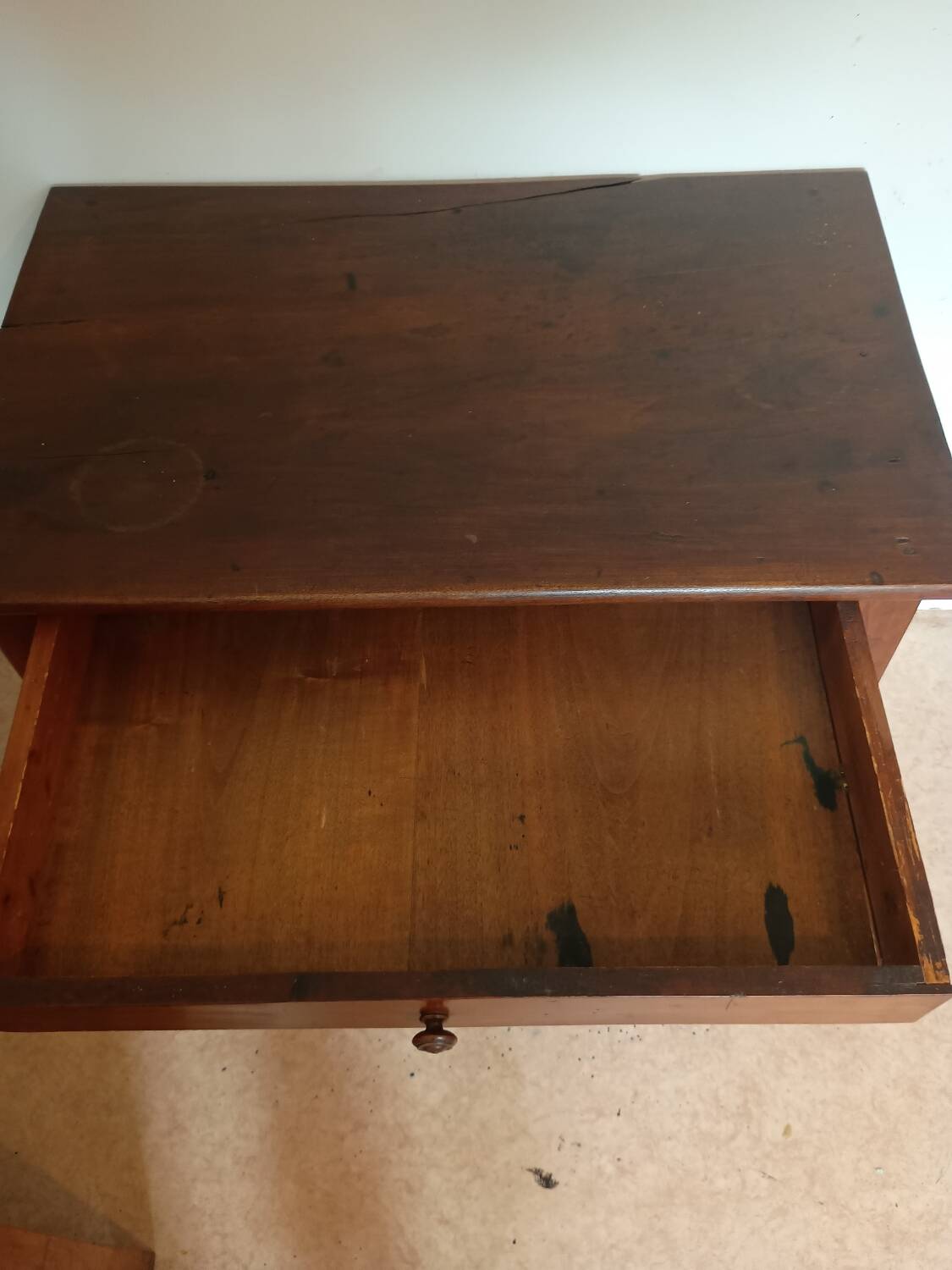 Turned leg desk